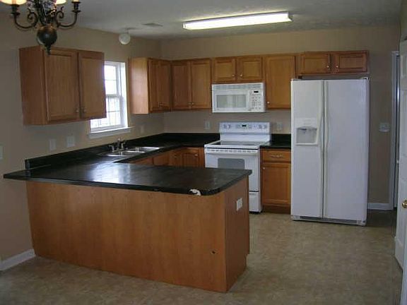4th image of 2220 Rankin Dr
