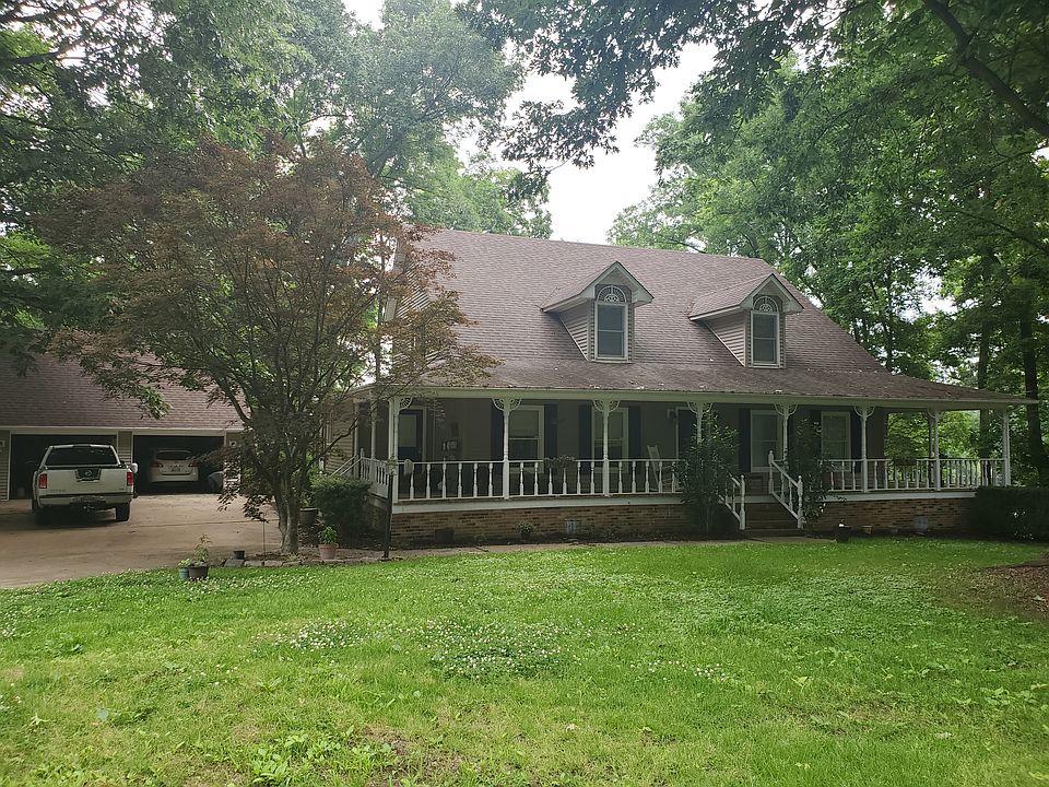 1st image of 447 Walnut Ln