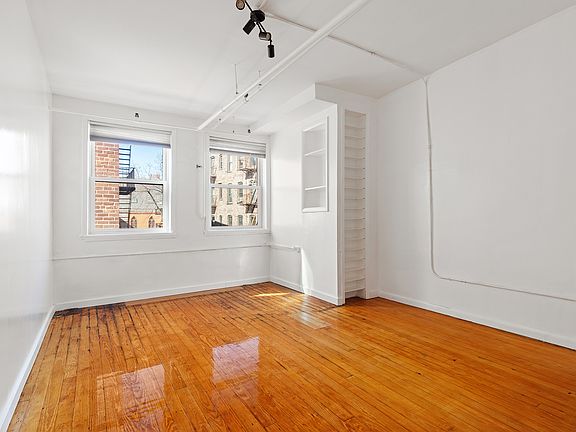 3rd image of 71 8th Ave #4R
