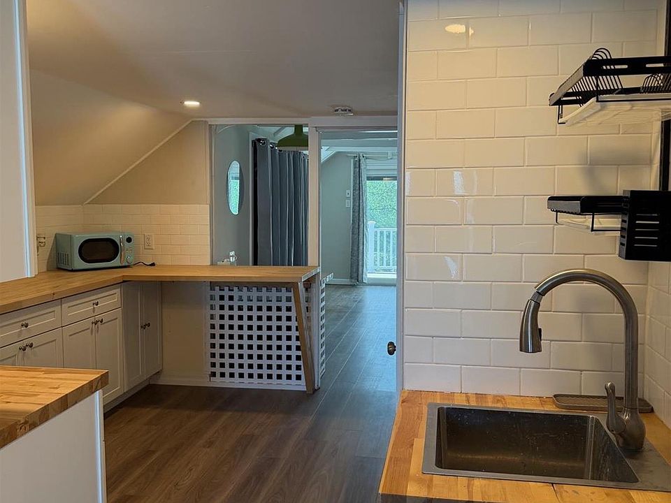 1st image of 57 Clarendon Ave #1
