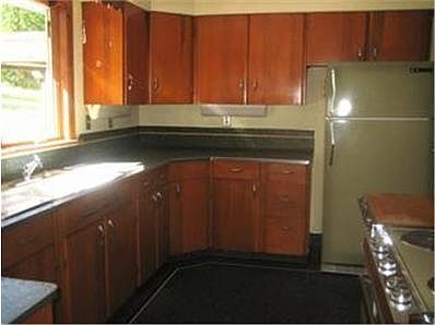 5th image of 327 Seaward Ave