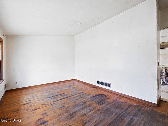 4th image of 2403 Elkhorn Ln
