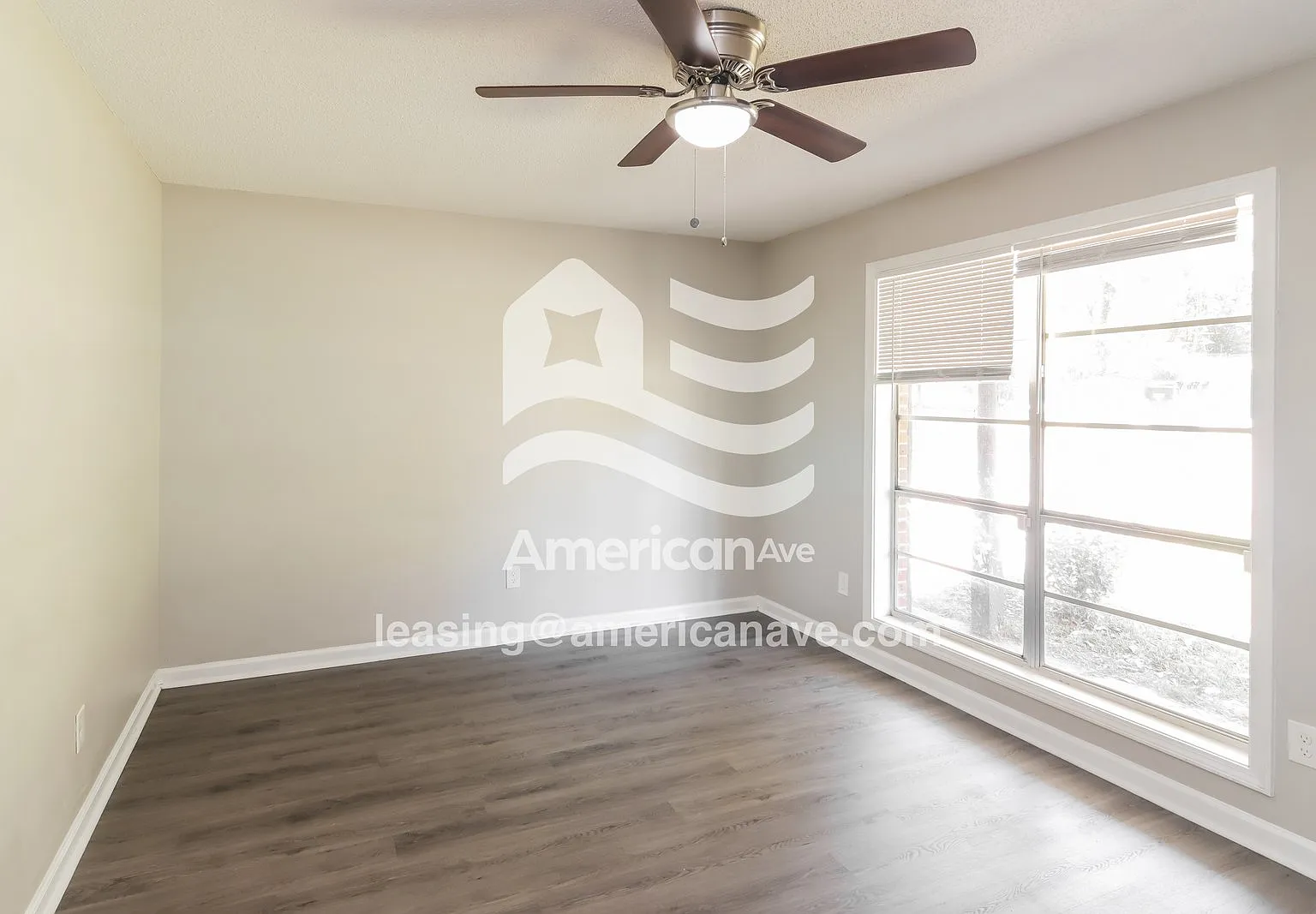 3 bed, 1.5 bath, 1025 sqft, $1,147 — Photo 2