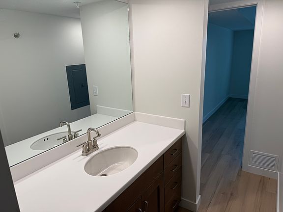 5th image of 1032 E 400 S APT 101B