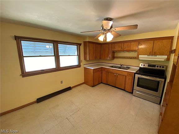 5th image of 732 Kaderly Ave