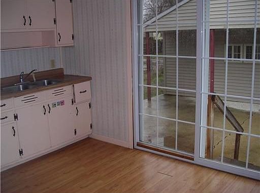1st image of 810 S Albert Ave