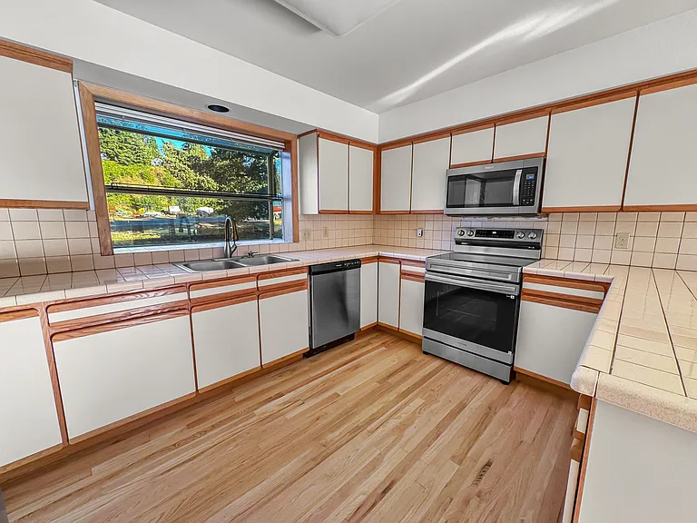 1055 Indian Creek Rd — Photo 7
