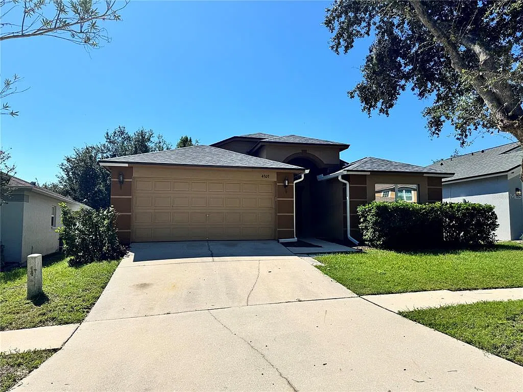 3 bed, 2.0 bath, 1742 sqft, $2,350 — Photo 4