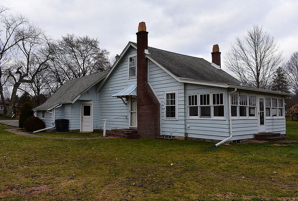 1st image of 6674 Lakeview Dr