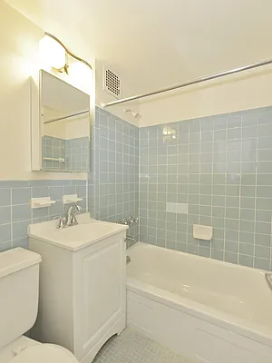 Rented by Cooper & Cooper Real Estate | media 26