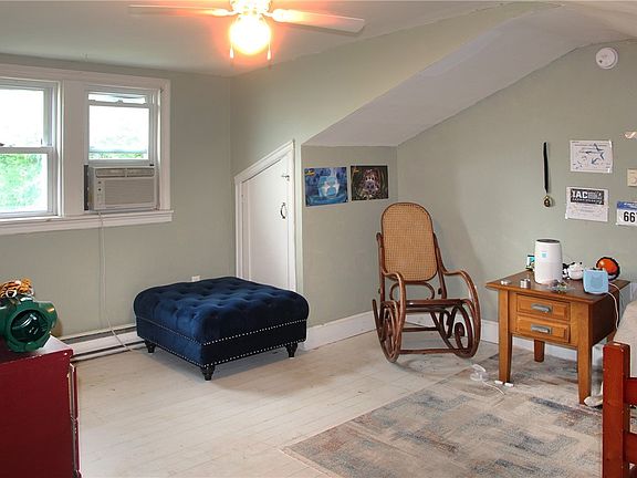 4th image of 72 Salt Point Rd