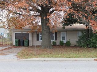 1513 S 5th St, Rogers, AR 72756