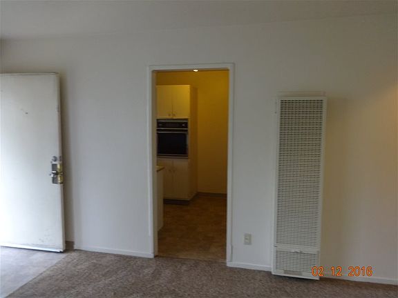 5th image of 564 E 15th St APT 2