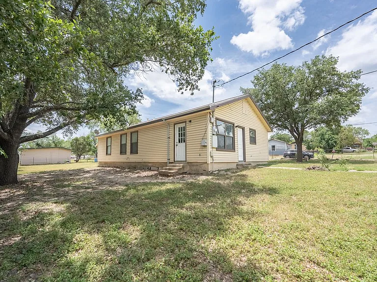 1515 Geneva St — Photo 14