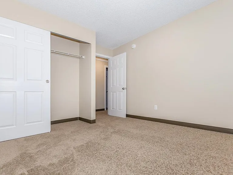 Corinthian Apartments — Photo 58
