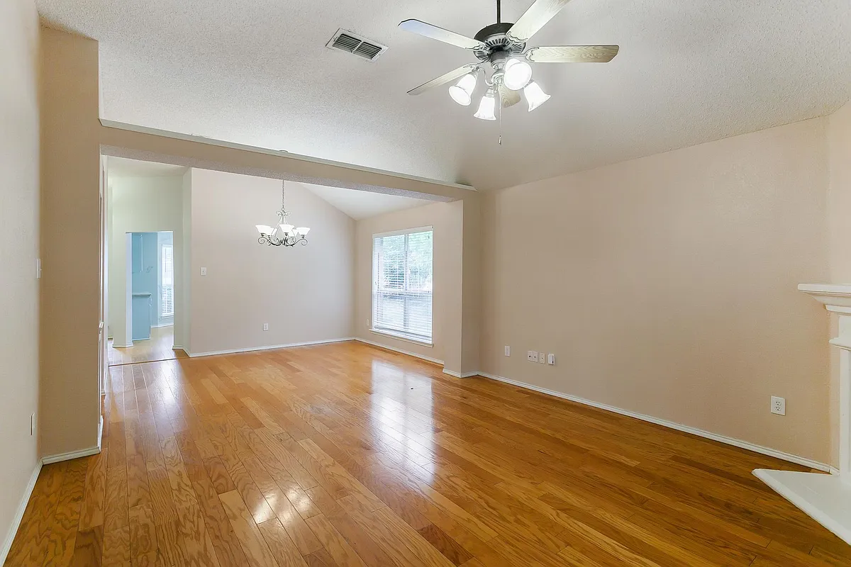 Building Photo - 366 Dalhart Dr