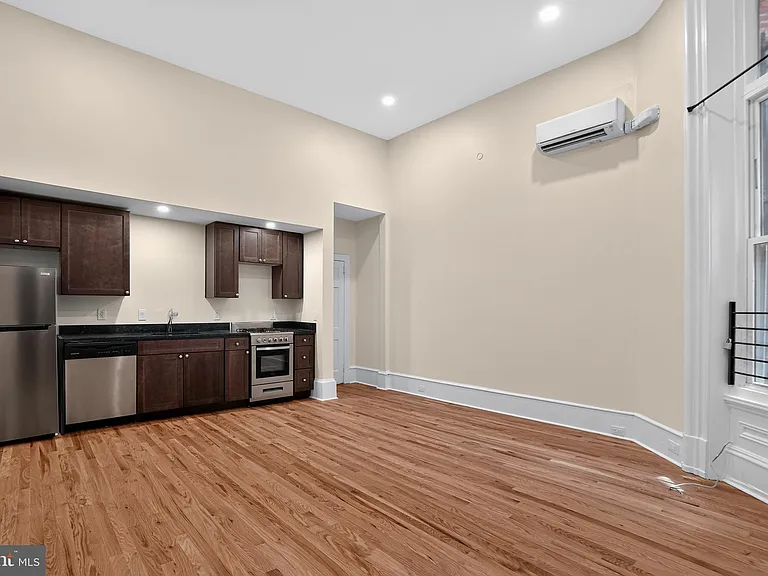 2008 Spruce St #1M — Photo 2