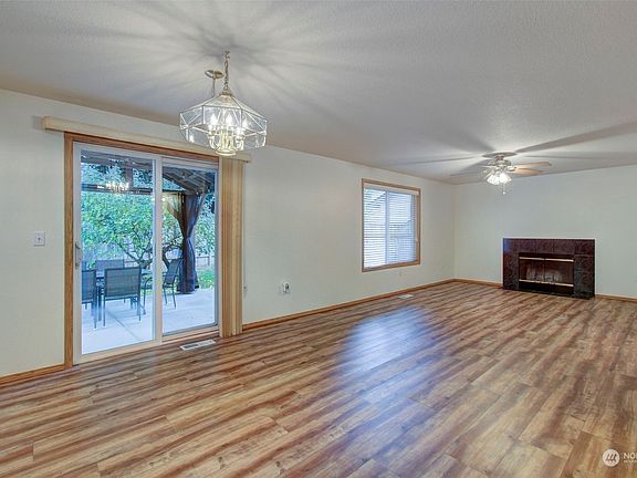 4th image of 3706 NE 84th Street