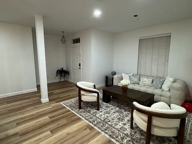 3136 Deleon Dr — Photo 5