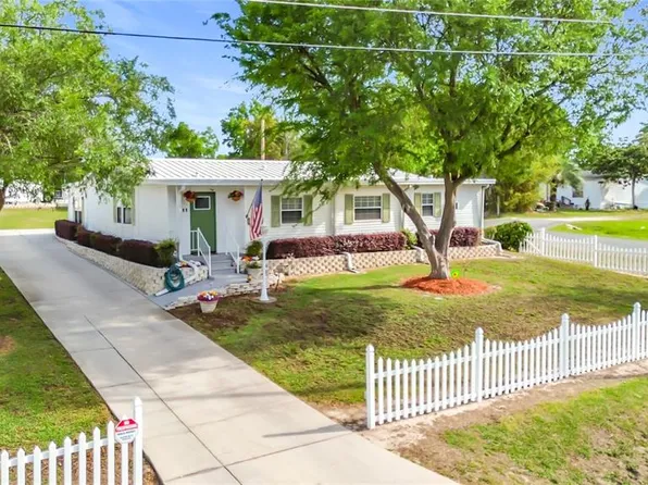 111 Mark Ave, Lady Lake, FL 32159