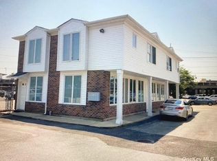 19 Sammis Ave, Babylon, NY 11702