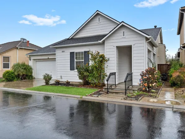 3668 W Persimmon Ln, Fresno, CA 93711