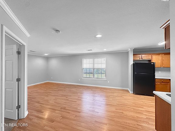 5th image of 5419 Oak Harbor Ln