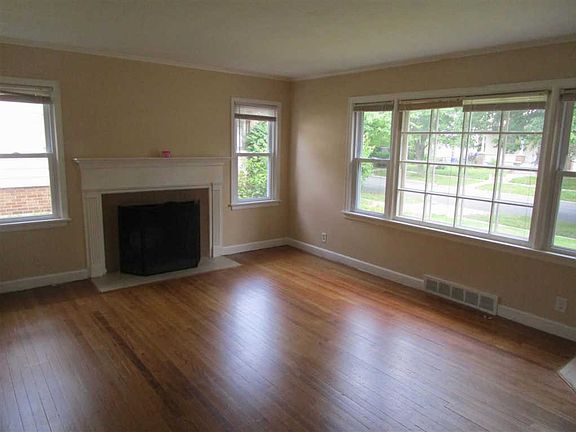 3rd image of 1641 9th Ave