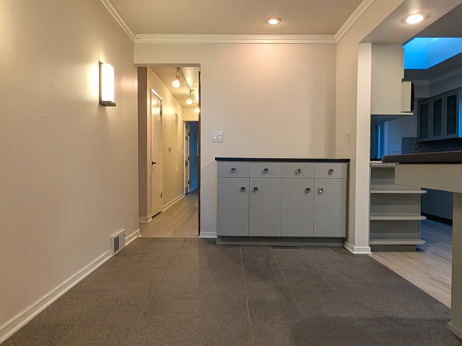1150 Evergreen Point Rd — Photo 3