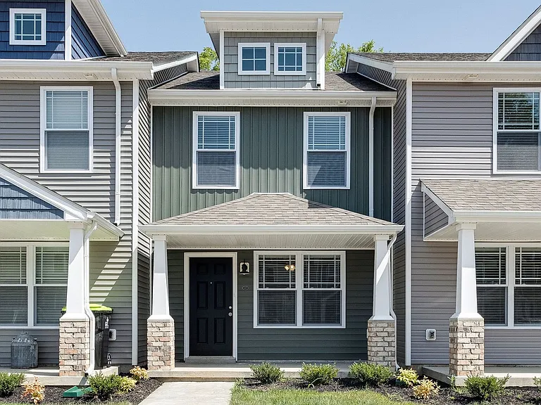 225 Woodland Valley Ln — Photo 1
