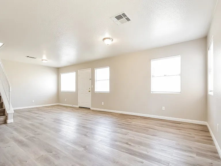 9156 Indian Breeze Dr — Photo 5