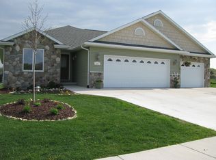 261 Owls Ln, Kewaskum, WI 53040