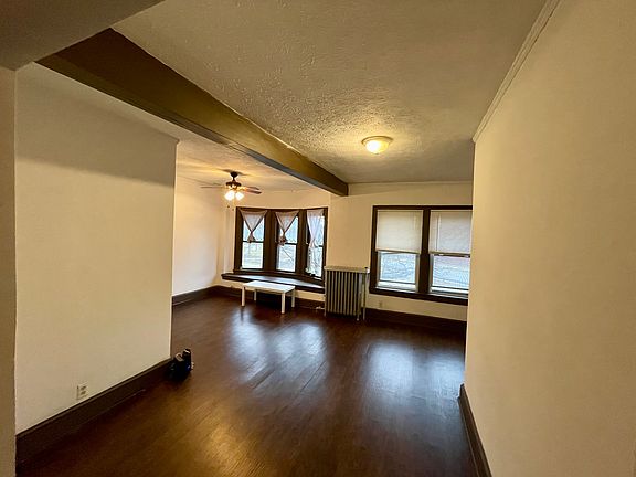 2nd image of 10000 Lamont Ave