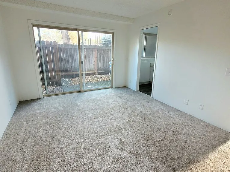 Villa Del Mar Apartments — Photo 44