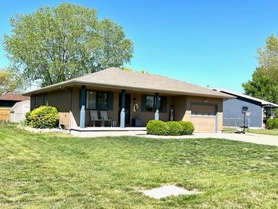 2324 Shalimar Dr, Salina, KS, 67401