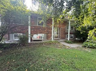 1344 Ridgeway Ct, Jeffersonville, IN 47130