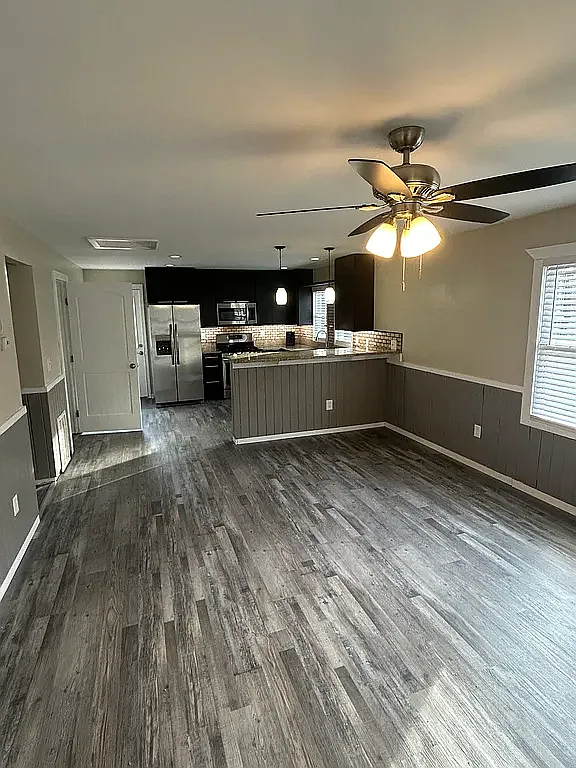 2 bed, 1000 sqft, $1,600 — Photo 3