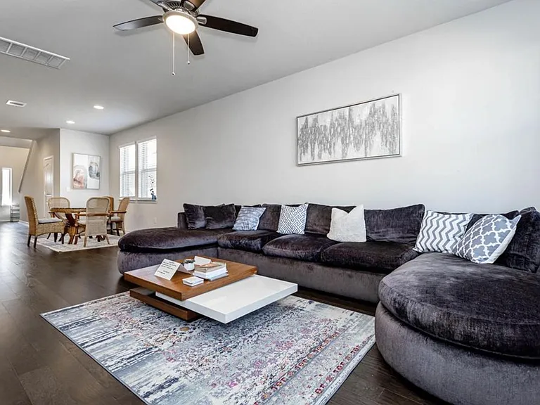 7516 Saginaw Dr — Photo 8
