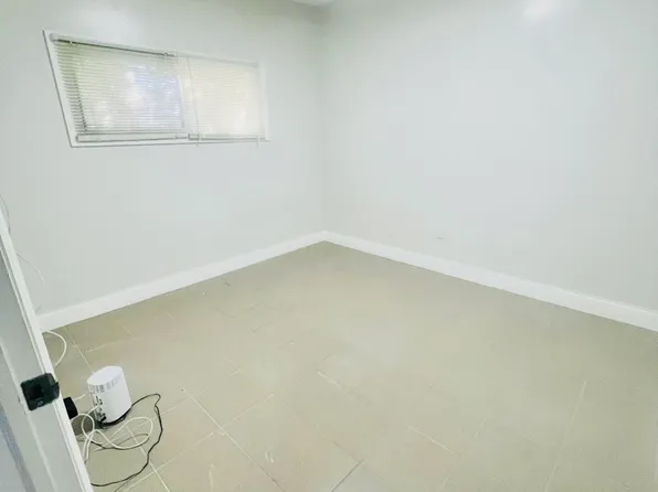 (undisclosed Address), Farmingdale, NY 11735