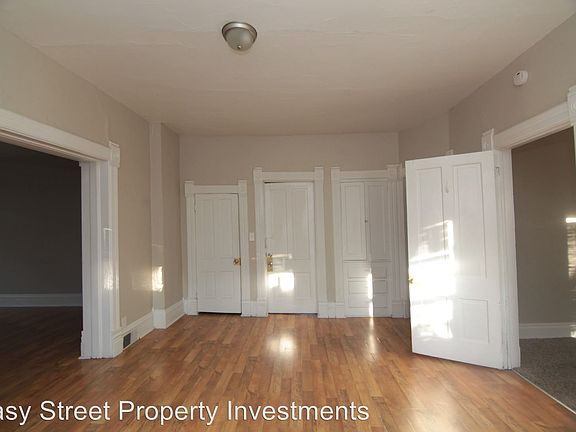 5th image of 2717 8th Ave #2