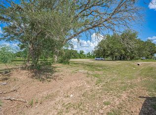 210 5th St, Hempstead, TX 77445