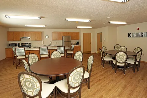 BAY MANOR APARTMENTS Photo 1