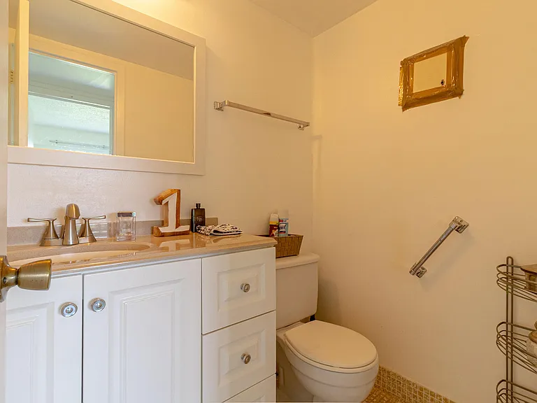 158 Mansfield D — Photo 23