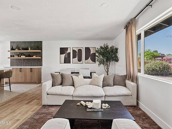 5th image of 209 E MCKINLEY Street