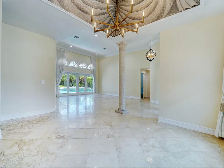 11999 Classic Dr — Photo 6