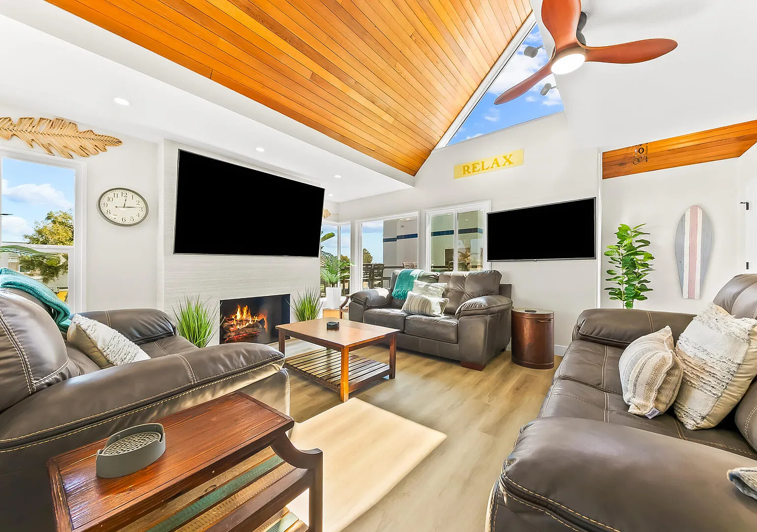 4 bed, 4.5 bath, 2139 sqft, $10,000 — Photo 1