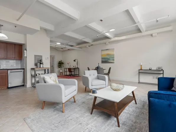 300 Communipaw Avenue image 3 of 28