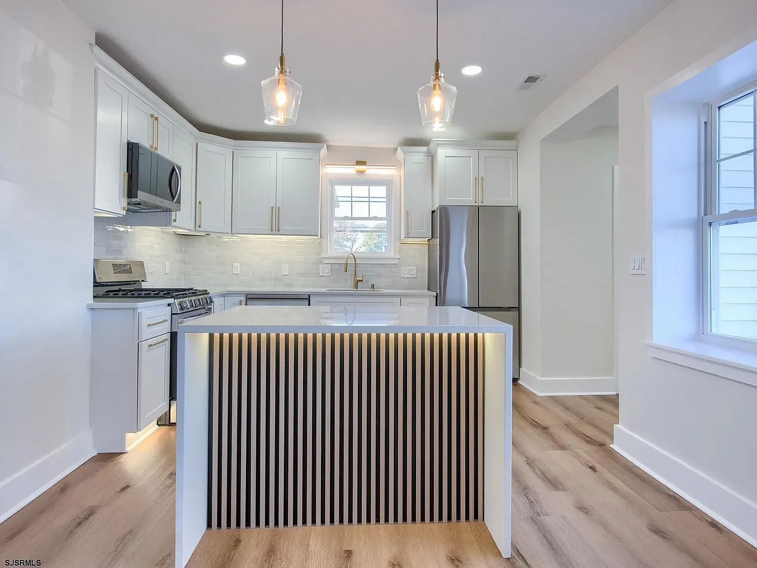 4 bed, 1600 sqft, $3,000 — Photo 4