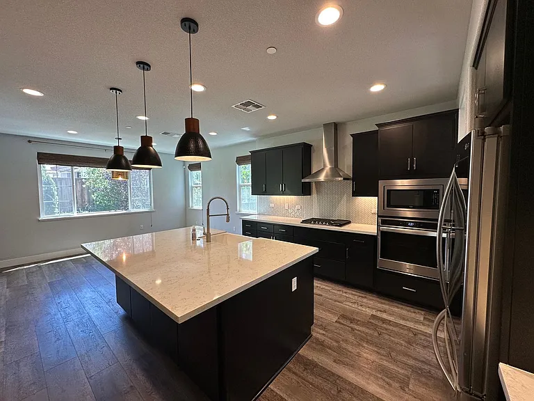 360 W Thurman Ave — Photo 9