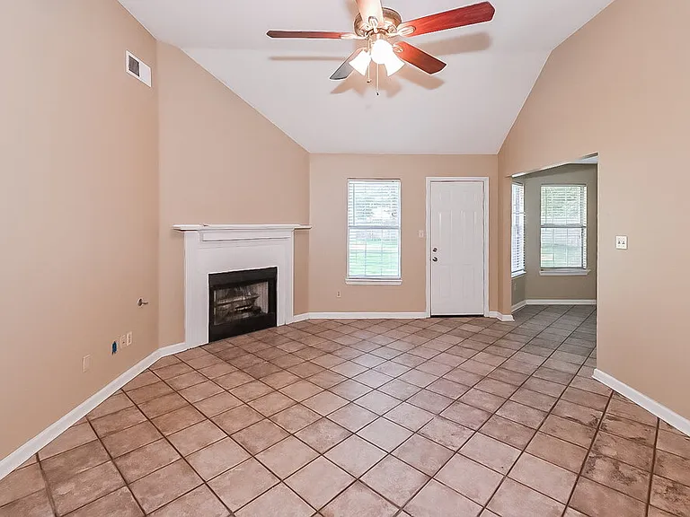 6926 Ginwood Cv — Photo 4